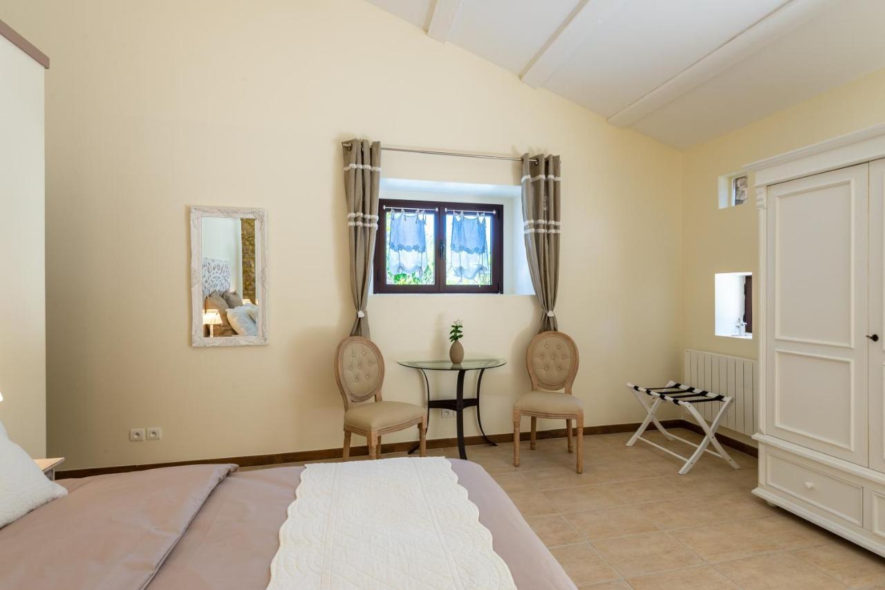 Maison D'Hotes Les Caroubiers Montsegur-sur-Lauzon Ngoại thất bức ảnh